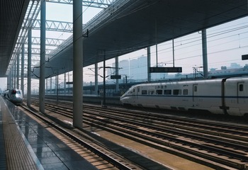 343852