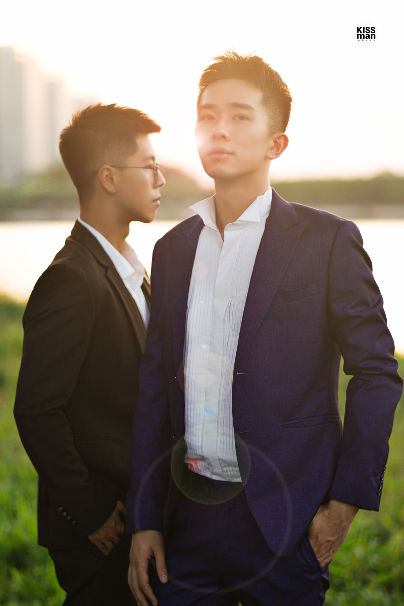 两个帅气的正装boy