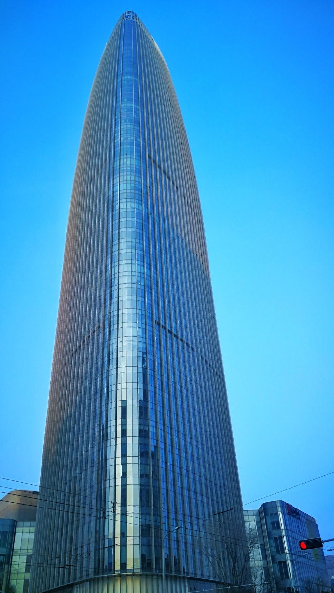 随手拍路过济南看一眼齐鲁之根上次到济南时这座大厦还没有建好外墙还