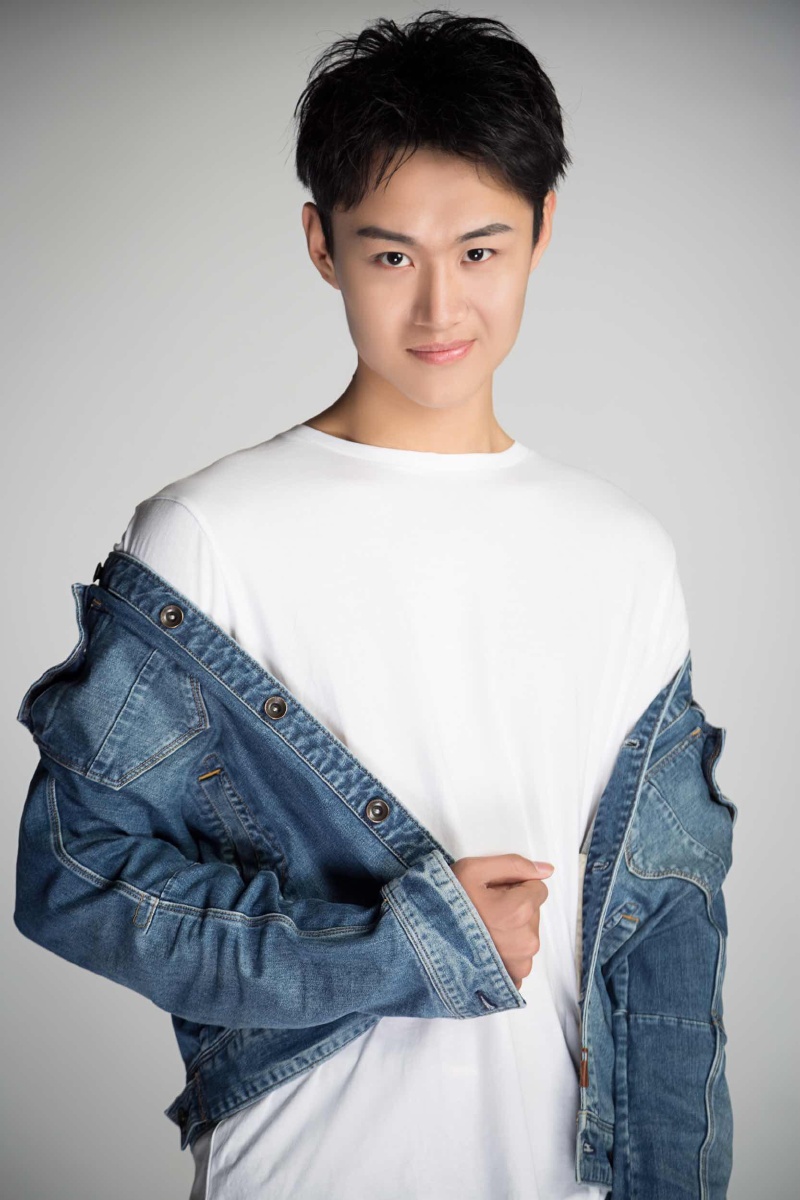 上戏的帅气小哥