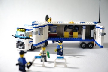 21106