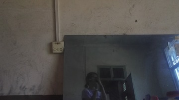 843986
