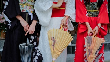 1902405
