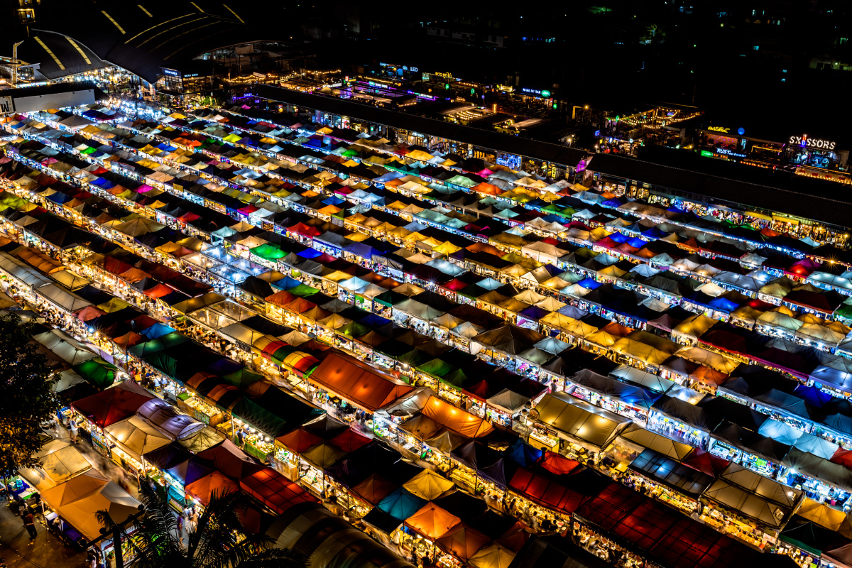 泰国曼谷火车夜市