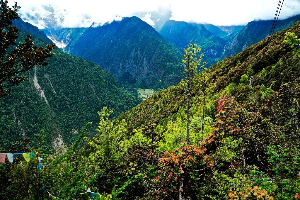 雨崩山的垭口