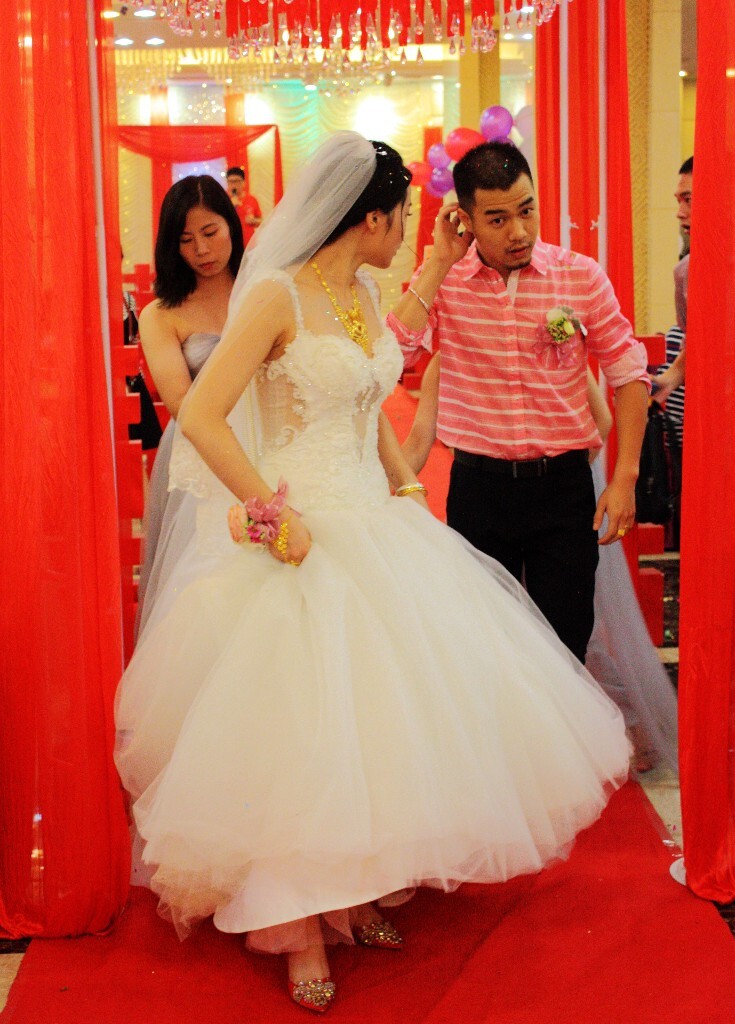 女人对男人的塑造是从婚姻开始的。男人是在女人的嘱咐声中慢慢成长、成熟起来，完成从男孩到男人的蜕变。