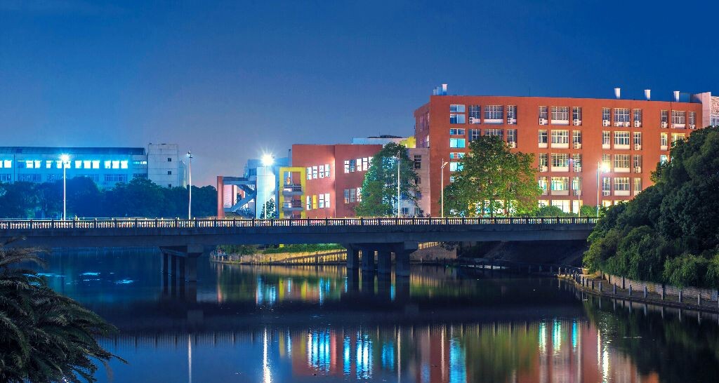 南昌大学夜景