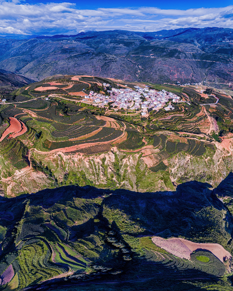 红土地落霞沟2020年8月2日云南省昆明市东川区红土地落霞沟风景区区