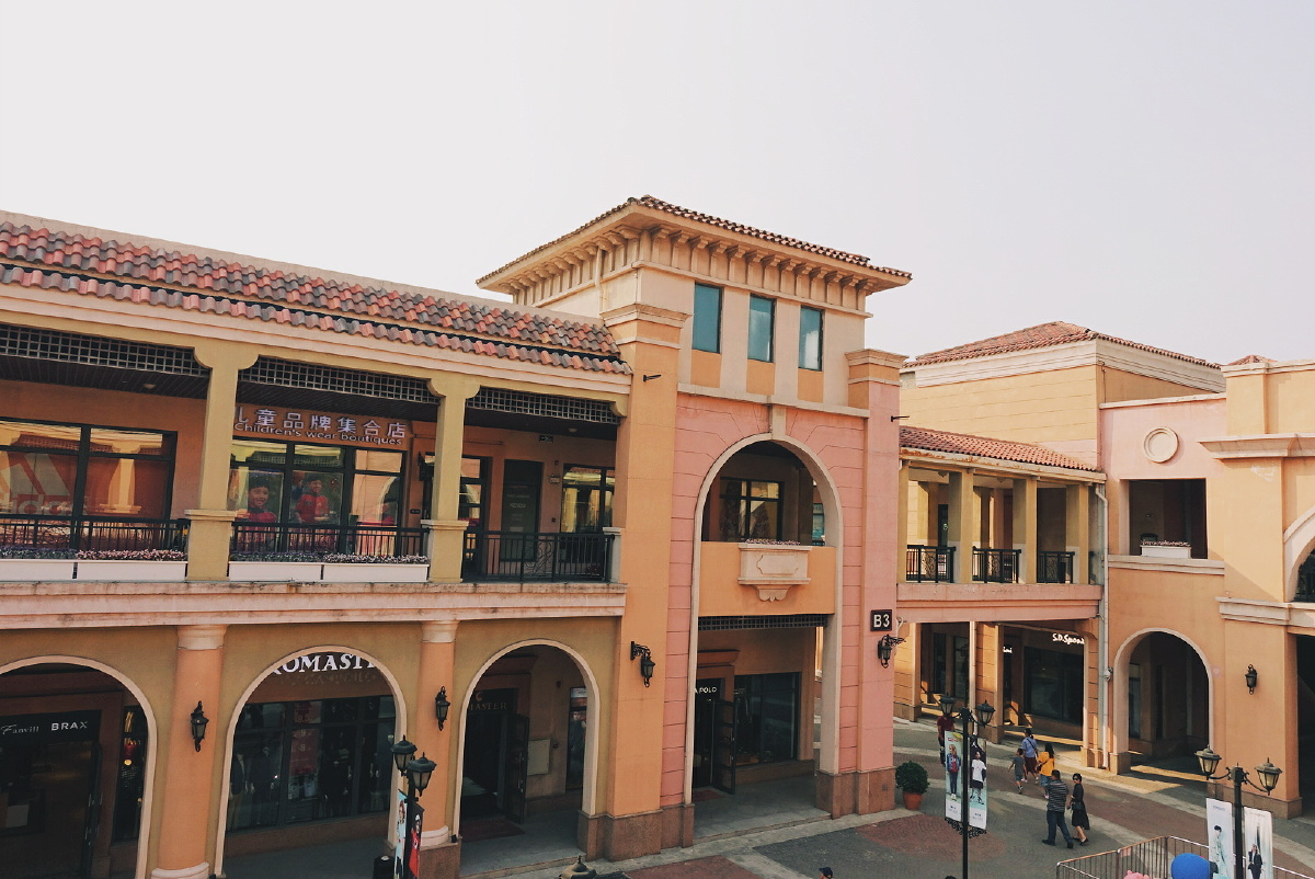 天津新燕莎奥特莱斯低配版佛罗伦萨小镇但也很好看布局紧凑小中见大