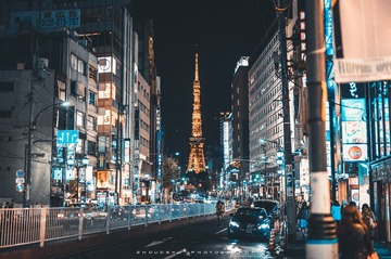 133030