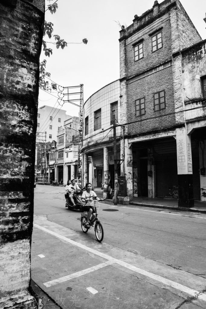 东莞市石龙镇中山路,这条始建于上世纪20年代的街道见证了石龙曾为