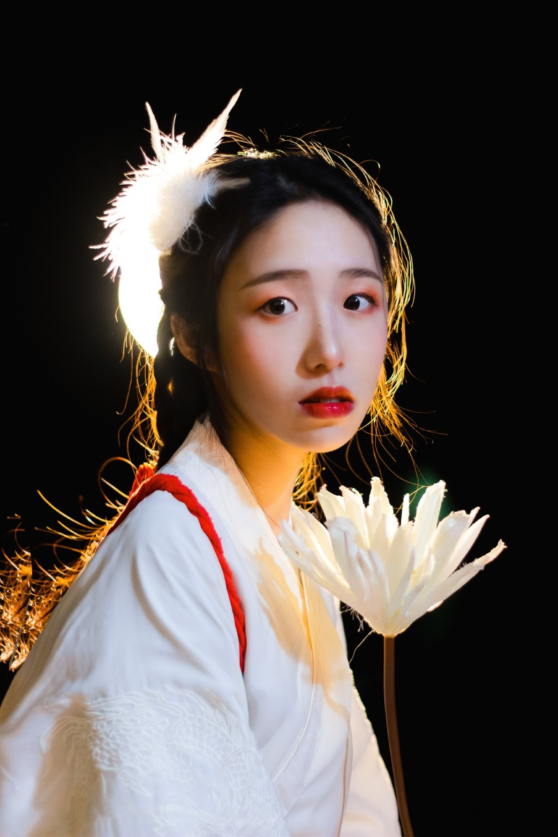 神明少女愿神明偏爱一切从欢