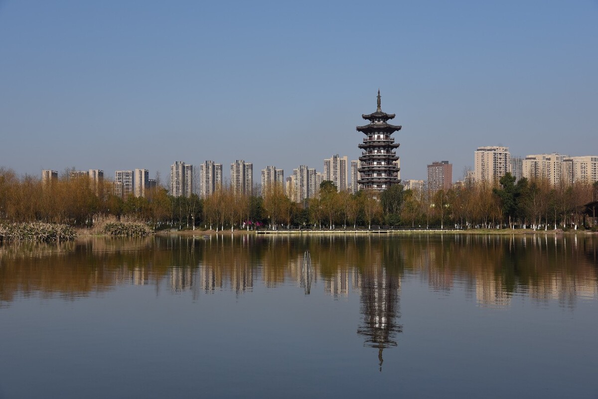 初春的塔
