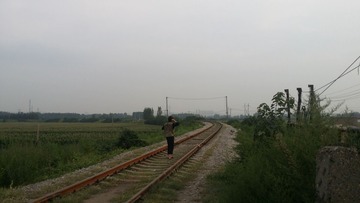 676399