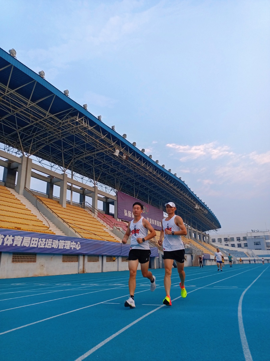 20210804体育场跑步