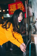 001