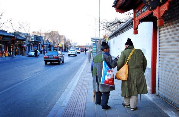 p_large_b3zq_2f1a0004812c2d14<br />
要饭的很都是装的