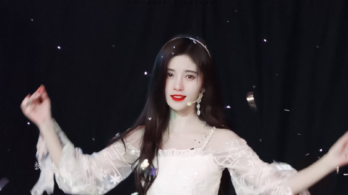 鞠婧祎更新一个被我遗忘的图虫202039冬日演唱二改