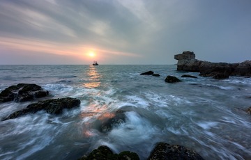 眺望海湾霞光