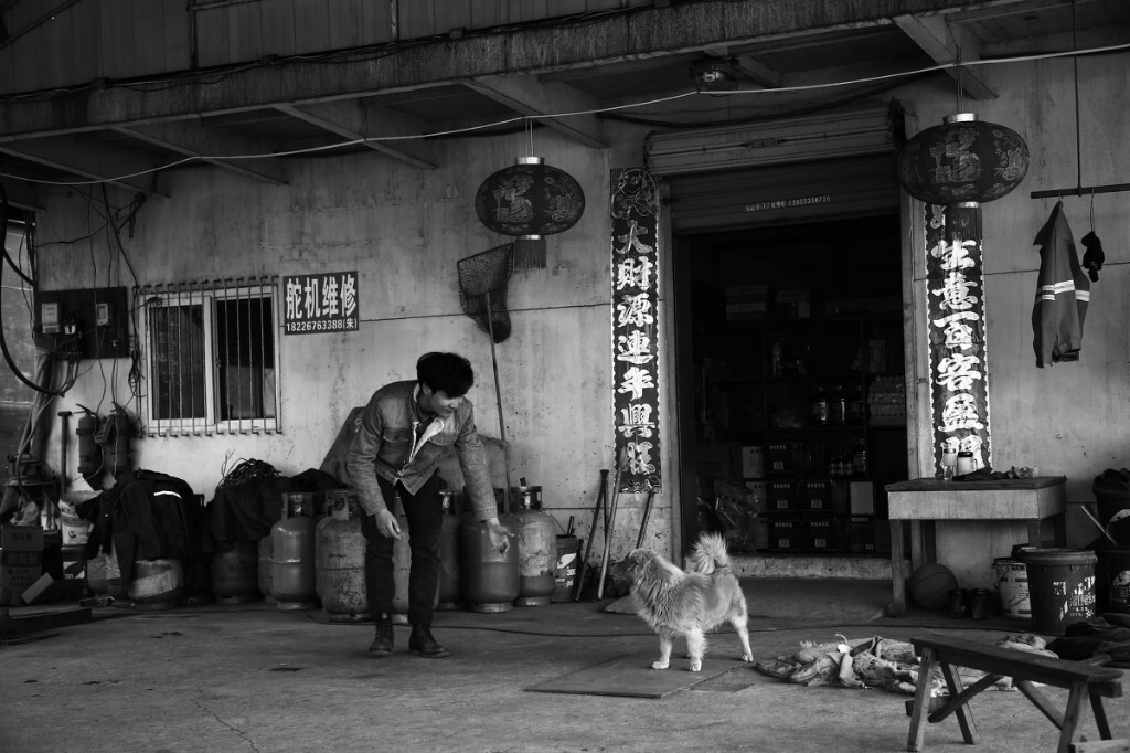 情同手足 苦闷挣扎