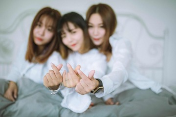 001