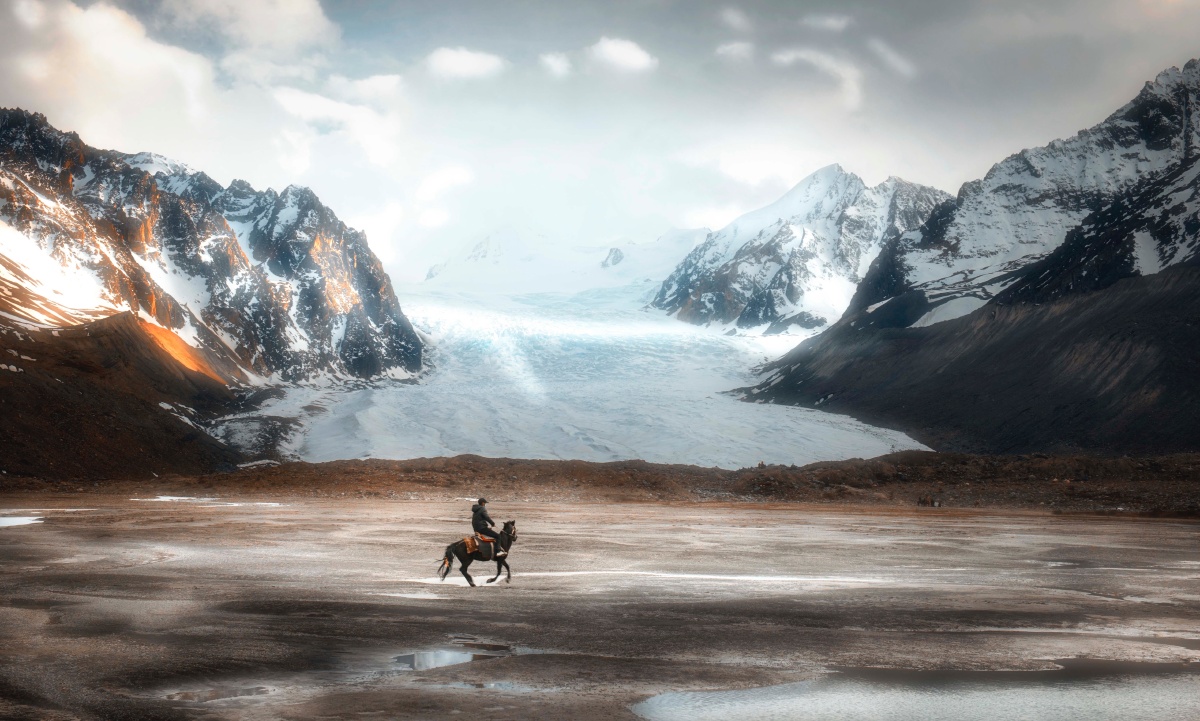 冰河铁马西藏仁龙巴冰川