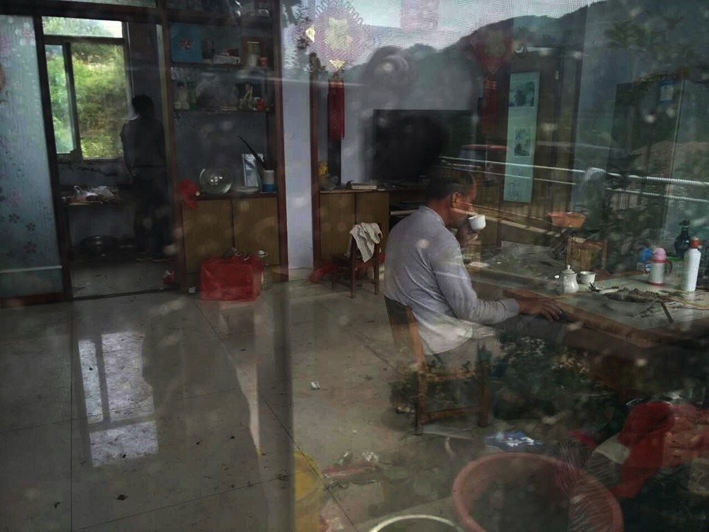 9、李淑玉在山东家，经常回忆起当年三岁时亲娘来过，还叫他“根云”的小名，年轻时一直抱怨亲娘不来认领他。