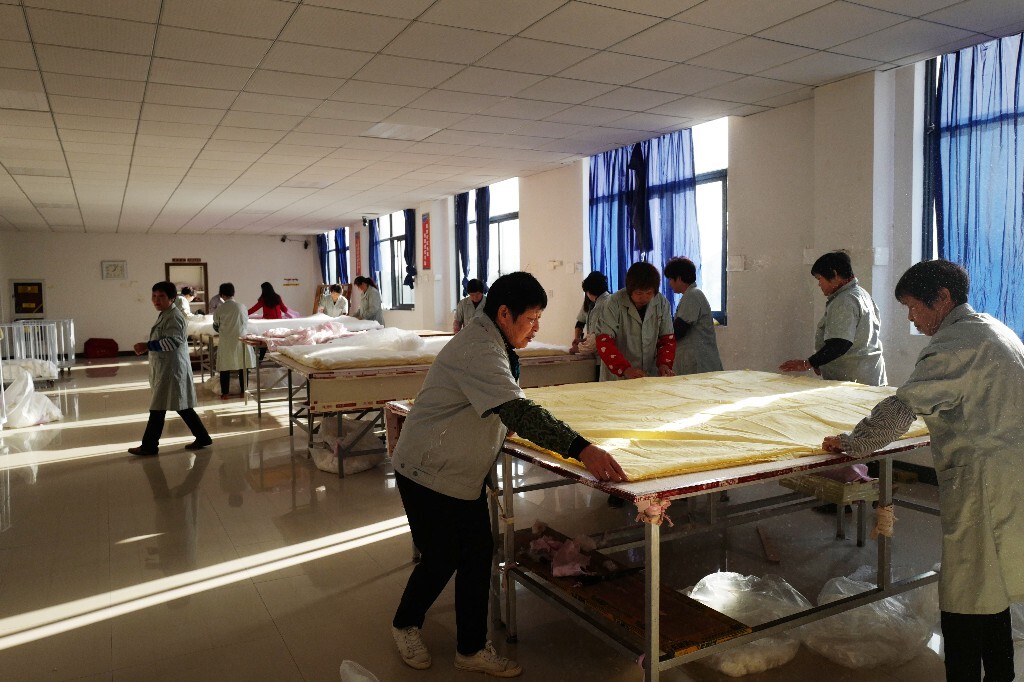 8、拉绵工在铺内胆套