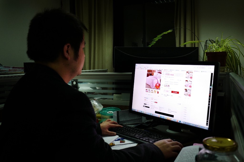 29、双11结束后,小华进行商城图片的替换