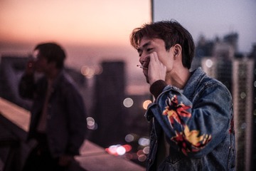 001
