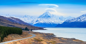 南岛雪山湖色
