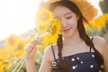 1630549