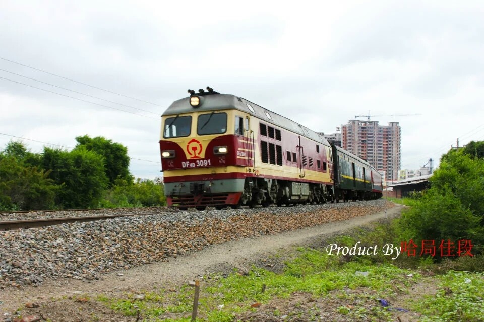 老道口 - 风光, 铁路 - 东风4B7415