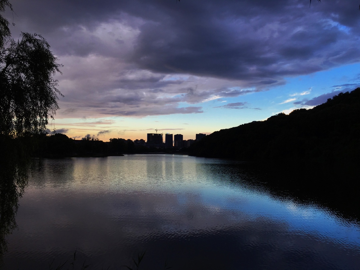 美丽澄静的天空