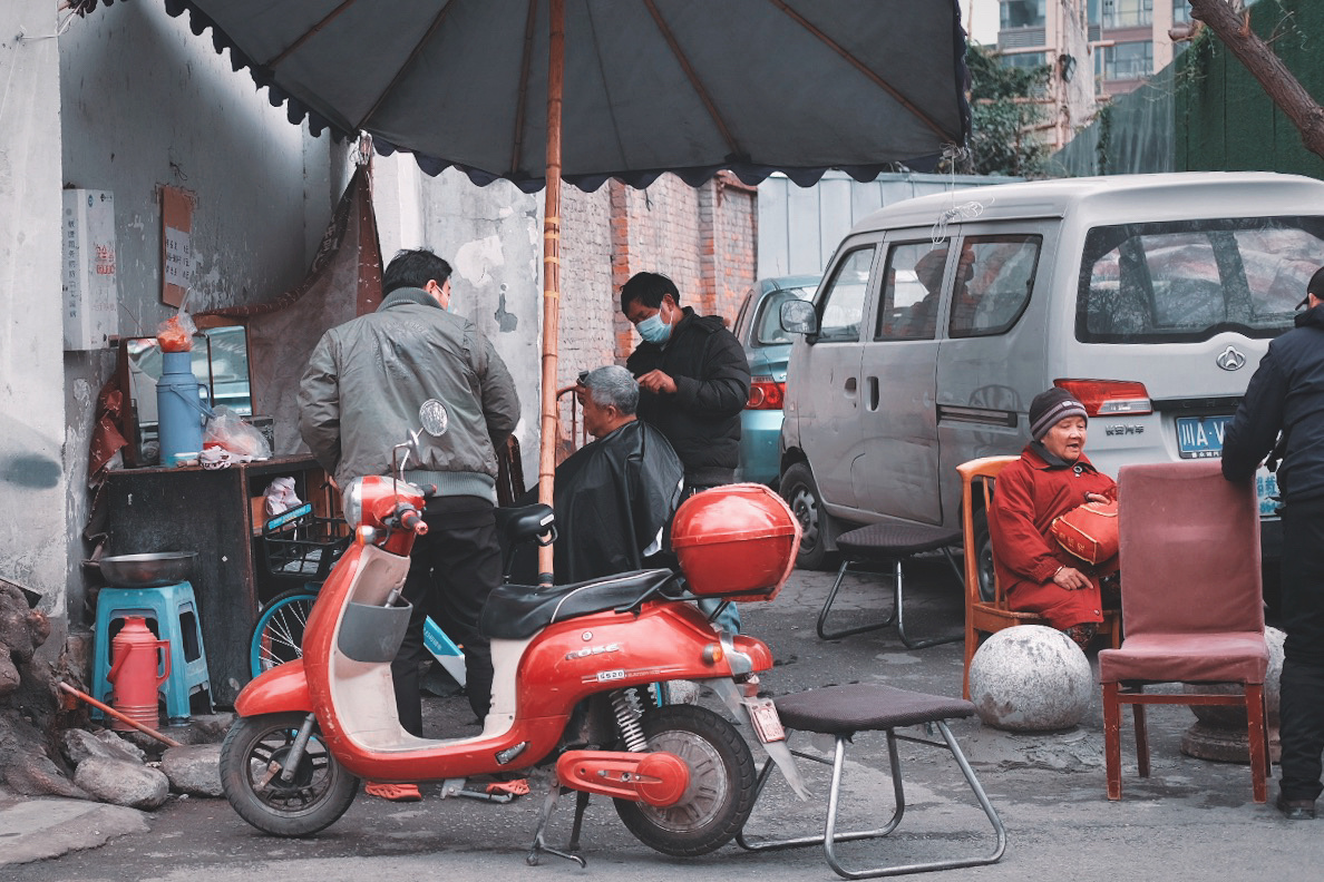 街头理发店
