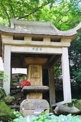 001