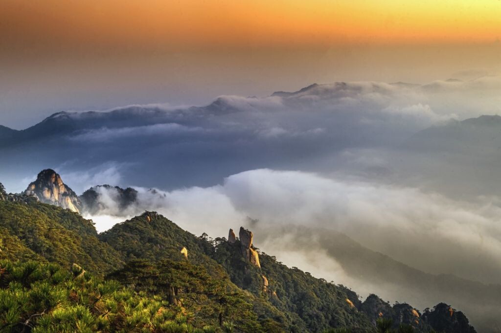 拍摄于江西三清山，全景拍摄（多张接片），尼康D4S