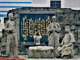 186109