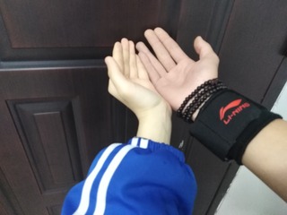 888112