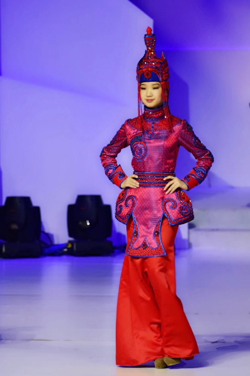 蒙古族服装服饰