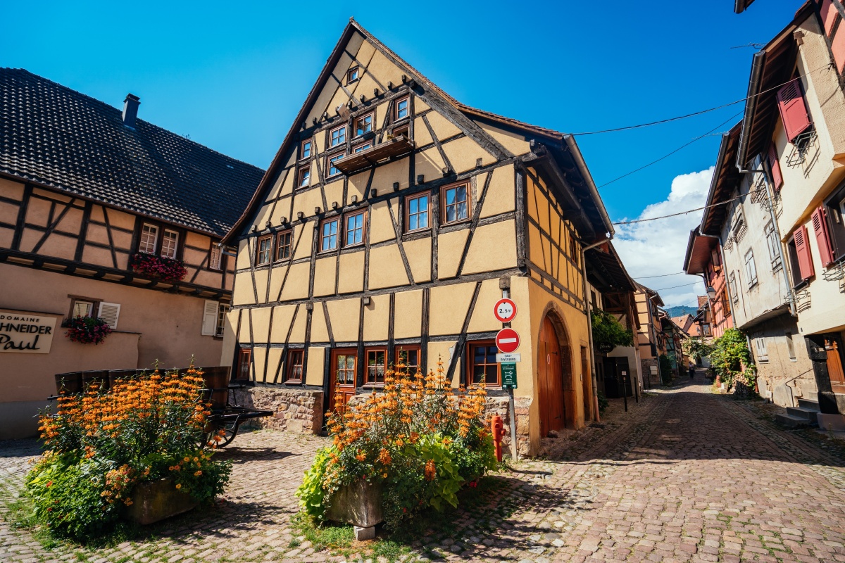 法国埃吉桑小镇法式的柔情与浪漫藏在这里的每一朵鲜花之中6767