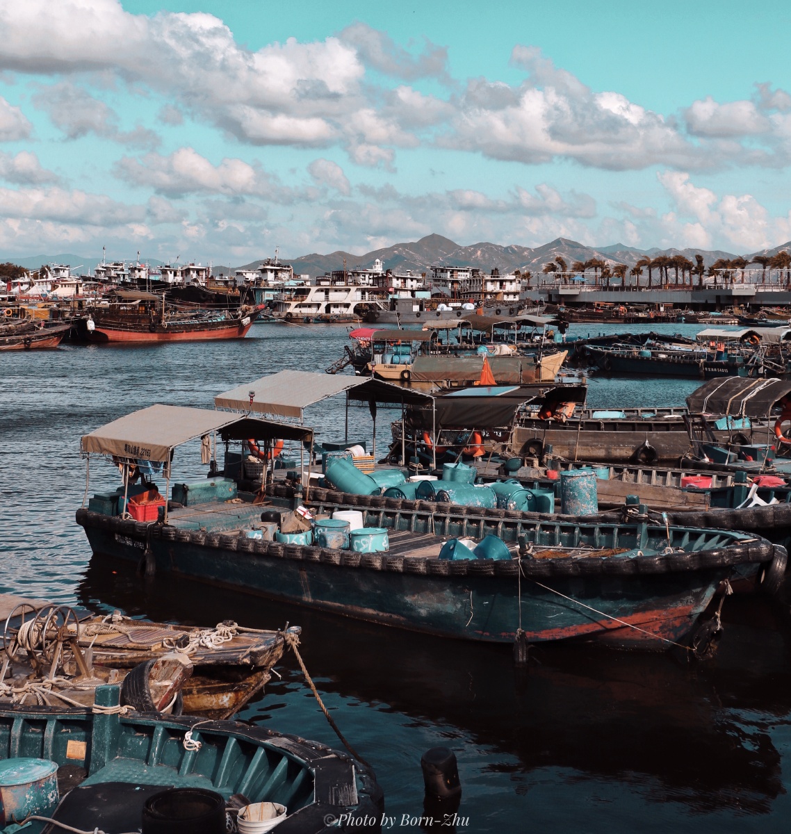 改革开放以来深圳从一个南海边陲小渔村到改革开放的窗口用自身的行动