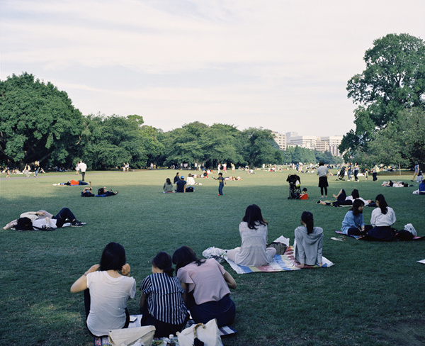 张家诚:每一个被我拍的人都是我,重复的我 - 阿