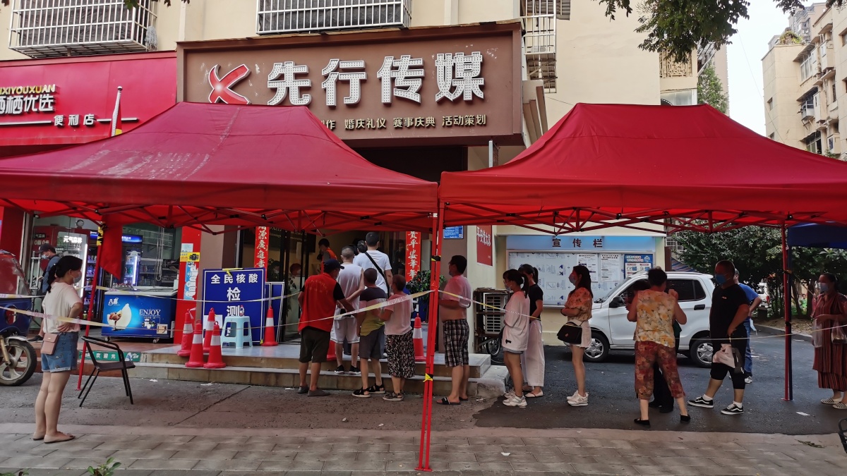 荆州人民是善良的,也是浪漫的.开始是