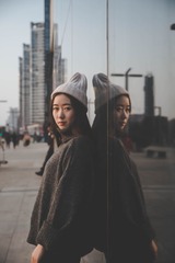 370923