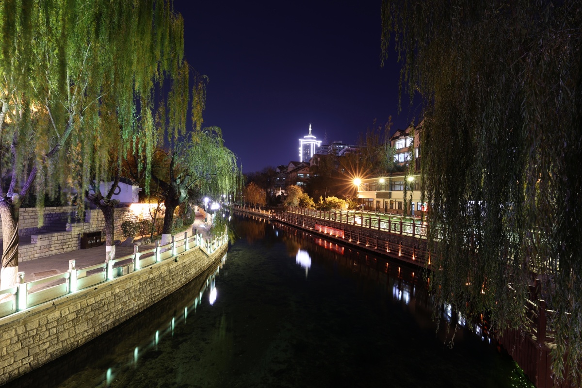济南护城河夜景