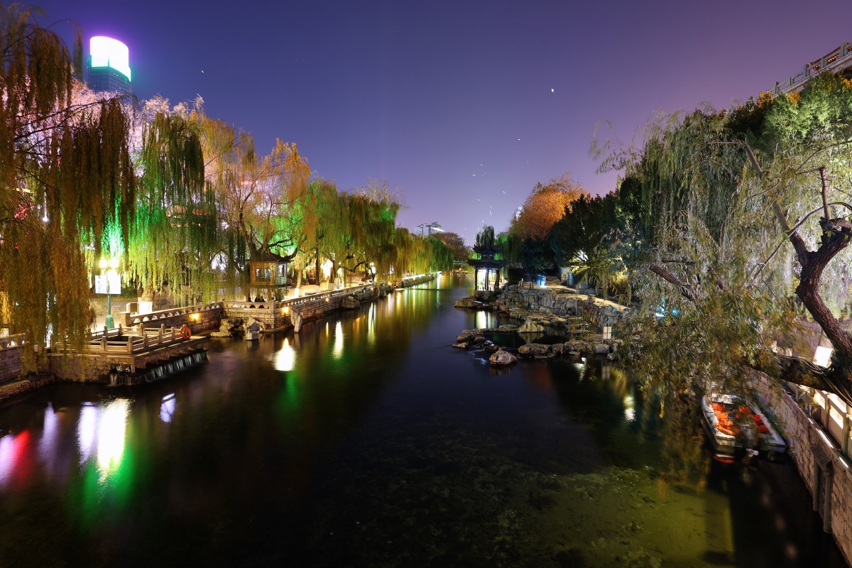 济南护城河夜景