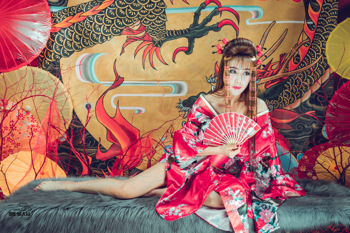 一组cosplayer恶女花魁