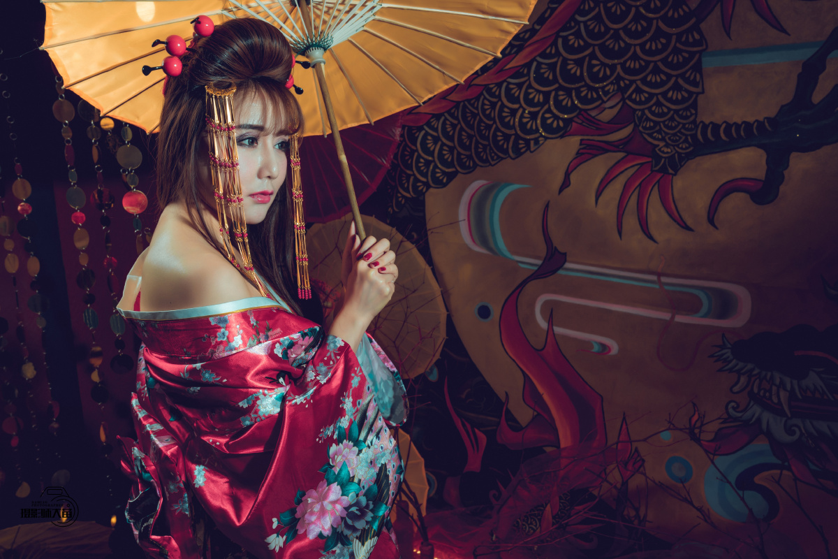 一组cosplayer恶女花魁