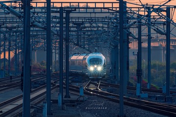 1376133